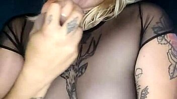 Blanquita, watch how you squirt with that dildo! It's amazing!