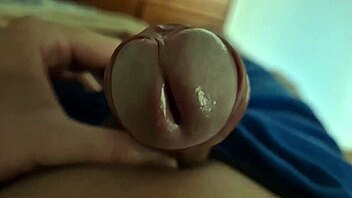 醒来如此饥渴，独自感受那性感冲动