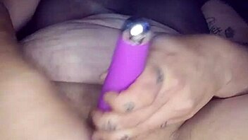 Blanquita, watch how you squirt with that dildo! It's amazing!