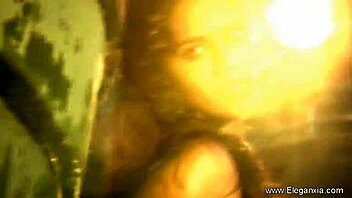 Pure seduction from this erotic indian milf babe 😍