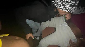 Yolanda yamz sucks two dicks in the park 😏