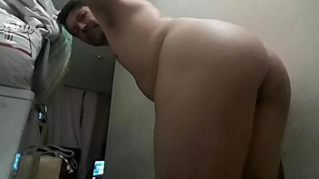 this gay pasivo is taking it all in the scene 😈