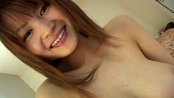 japanese babe masturbates with vibrator 😏