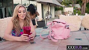 i massage a wet client with big ass