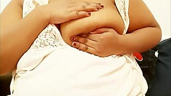 Sexy Indian maid exposes her big boobs