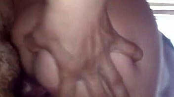 follando con su gran culo mientras el marido no esta