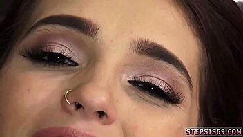 Redhead Teen 18+ Sucks Stepbro’s Banana Solo