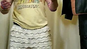 Sexy Dancefloor Workout Turns Horny