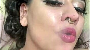 negão pirocudo pays 50 reais for big cock suck