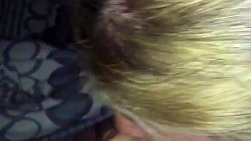 Isteri MILF British hisap batang telan rakus scene menarik