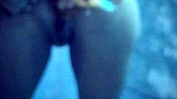 La Pandita is having a hot year with her favorite toy! So sexy 😍