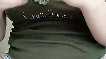 Gai Xinh Dances Live on Bigo 2