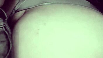 mientras su marido trabaja, me tiro a la vecina latina