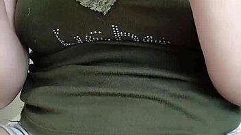 Gai Xinh Dances Live on Bigo 2