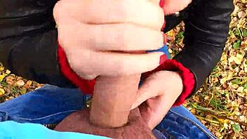 Remaja Cantik Dewasa 18+ Nata Sweet Berani Ngocok Publik di Hutan. Ketahuan Saat Ngocok di Luar!