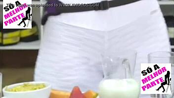 Big pussy Brazilian gets double penetration in group banging