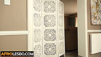 Amateur african babe chidinma massaging ebony lesbian clients pussy with toys and fingering