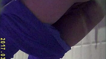 美しい若い女性のおしっこマンコクローズアップ、隠し撮りコレクション