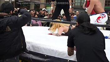 Wrestling match between Dou Yu and Apple Miyuki