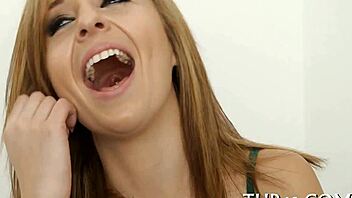 girls sucking shlong eagerly