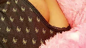 Bengali Sexy Aunty Shows Off Big Boobs