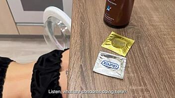 Ibu Tiri Tes Anak Tiri Pastikan Dia Gak Gay, Hasil 100 Dijamin