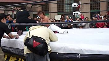 Wrestling match between Dou Yu and Apple Miyuki