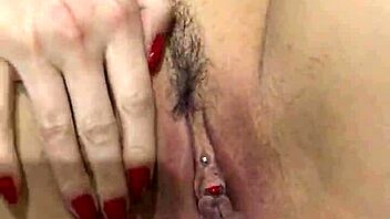 Hotkinkyanniella Pornstar Model Outdoor Cumshot in Lingerie