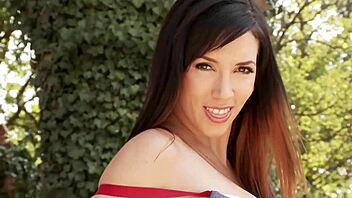 I love watching Jelena Jensen masturbate her big clit outdoors.