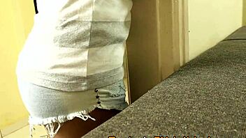 Sobrinha Espiando Otio Punheteiro in Brutal Blowjob Action