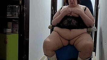 coolmarina, that mature babe, gets so horny for big black cock