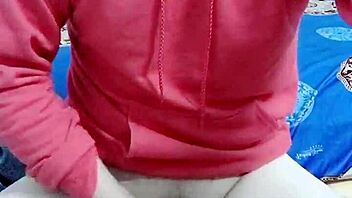 Is Thu Dam Shaved And Hairless In This Video?