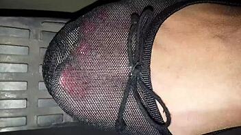 Italian milf on webcam for intimate fetish.