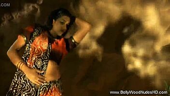 Exotic loving from erotic India with a stunning brunette babe.