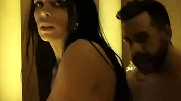 I fucked him on our first tinder date in the jacuzzi, squirting all over!