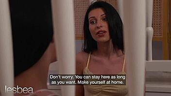 Lilly Bella liže sočno pičko Mii Trejsi