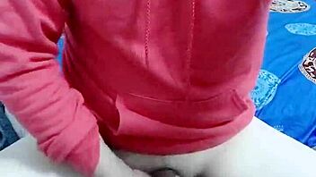 Is Thu Dam Shaved And Hairless In This Video?