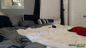 briana lee member show october 29th 2014 with webcam masturbation and natural tits