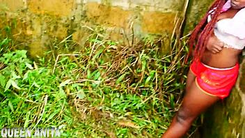 he was supposed to clear grass but fucked me roadside instead