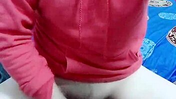 Is Thu Dam Shaved And Hairless In This Video?