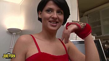 Threesome with young brunette in double penetration