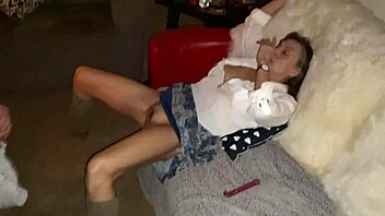 J'ai senti l'orgasme le plus long de ma vie, Agness. Mes jus n'arrêtaient pas de couler pendant des heures après cette succion intense !