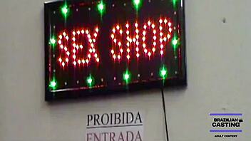 I set up a meeting to fuck in the sex shop