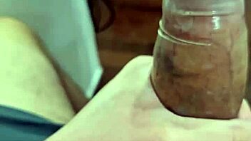 Končal sem v kondomu med našo seksi domačo sejo