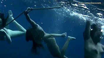 Wow! Underwater Swimming Girls Show Off in Tenerife Pool!