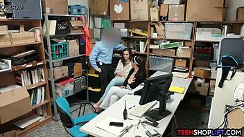 Teen caught shoplifting, stepmom on way 😏