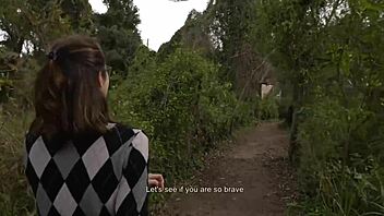 فتاة شابة 18+ متحمسة، نكني في الحديقة العامة بسرعة!