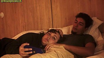 Mirando una pelicula con mi hermanastro y sin querer me trague su pene casi nos descubren alisongonzalez26 x fantasiahardcoresex
