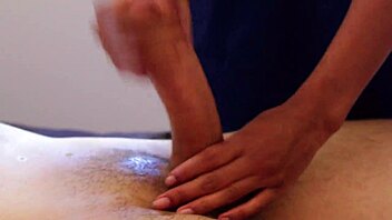 The man hires a hot masseuse and cums from erotic massage at home