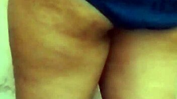 i saw my hot desi girlfriend masturbating in the bathroom